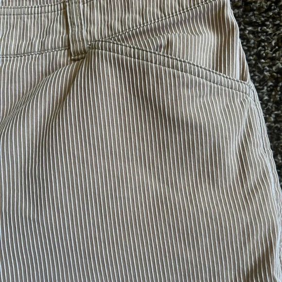 Jones New York Sport/Stretch capri pants - Picture 2 of 6